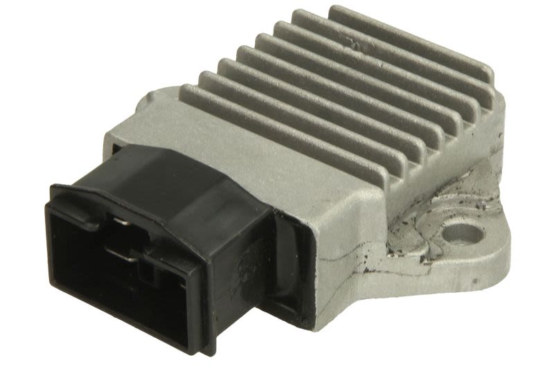 Regulator alternator INPARTS lungime 80,0 mm, lățime 45,0 mm, distanță între găurile de montaj 62,0 mm…