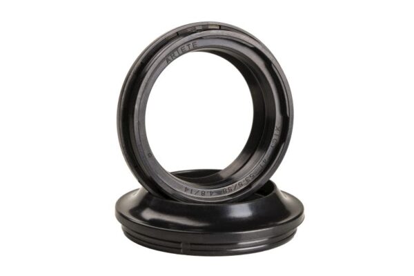 Alte piese ARIETE față pentru GILERA RCR, SMT; KAWASAKI GT, KX, KZ; MALAGUTI MADISON; PEUGEOT ELYSEO, ELYSTAR 50-850 1978-2018
